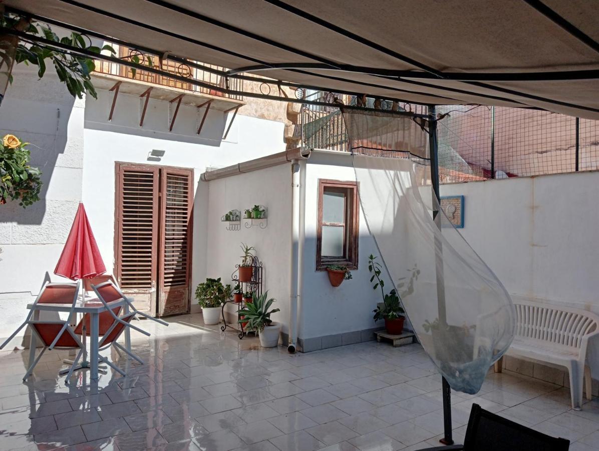Dietro Il Massimo Palermo Exterior foto